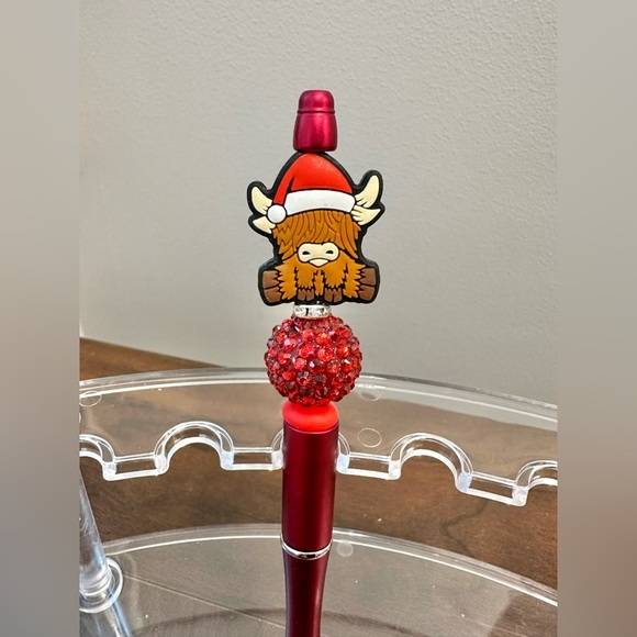 Hand Crafted Beaded Christmas Highland Cow Pen - Picture 2 of 2